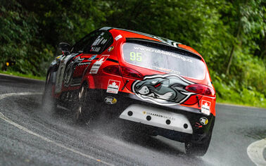 Vrbenský vrch ozdobily dva stříbrné poháry